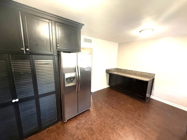 Building Photo - ** 4 Bed 2 Bath located in Dalraida ** Cal...