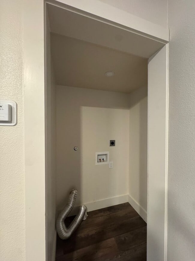 Building Photo - 1627 Pine St