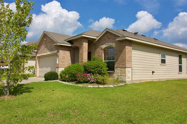 Building Photo - 25311 Saddlebrook Ranch Dr