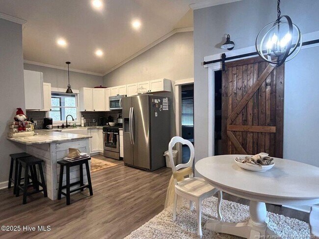 Building Photo - 105 Scuppernong Ct