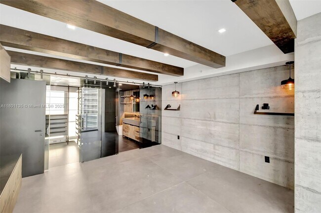 Building Photo - 495 Brickell Ave