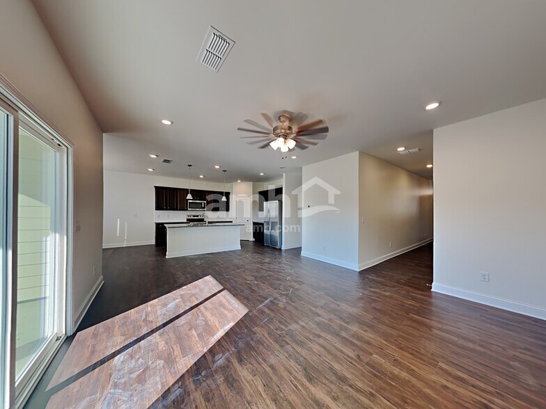 Building Photo - 813 Headland Way