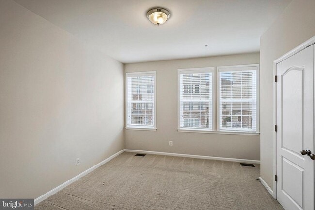 Building Photo - 24667 Byrne Meadow Square