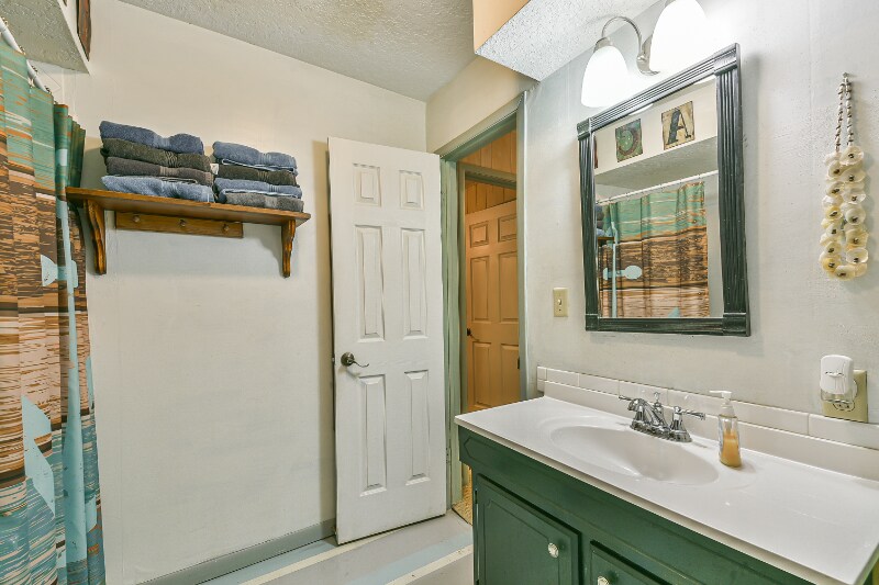 Building Photo - 4026 Kent Dr