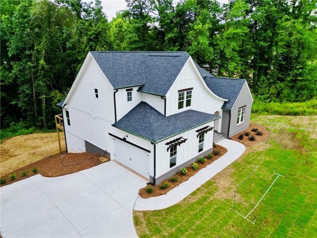 Building Photo - 6312 Woodstock Rd