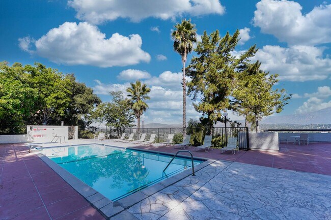 Building Photo - 2 Bedroom unit in Los Angeles