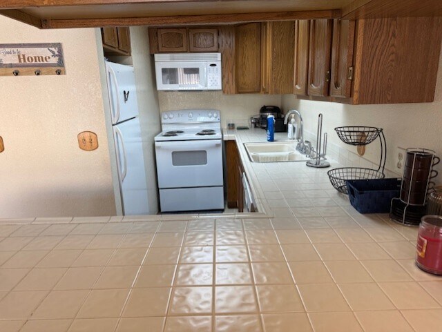 Building Photo - 454 Riverfront Dr