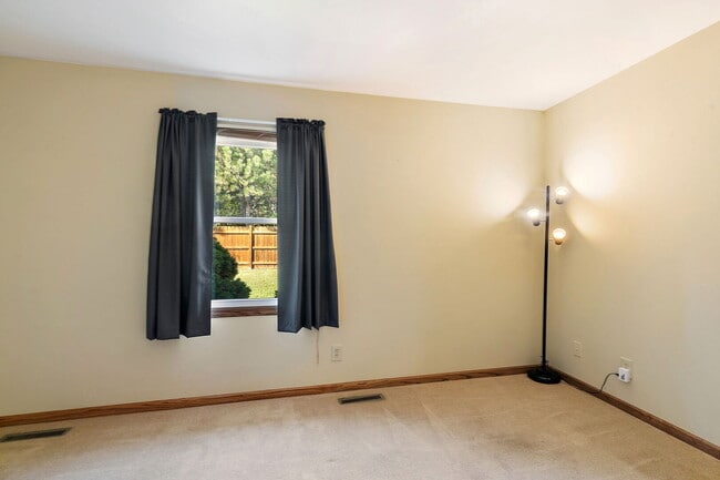 Building Photo - 764 Covington Cir