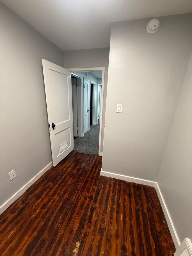 Building Photo - 333 Linden Ln