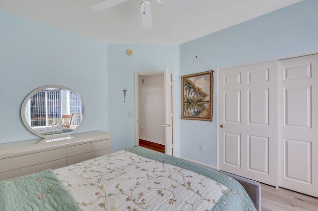 Building Photo - Charming 2 Bed, 2 Bath Rental with Lagoon Views in Sun City!