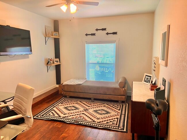 Building Photo - 303 Craigmont Dr