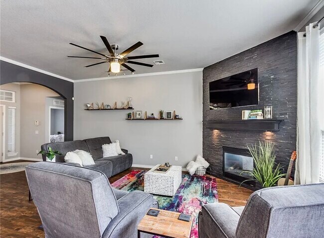 Building Photo - 10704 NW 32nd St