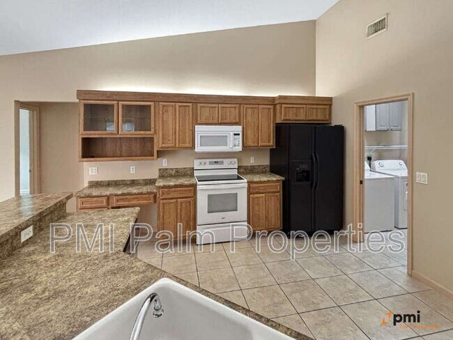 Building Photo - 2820 SE Melaleuca Blvd