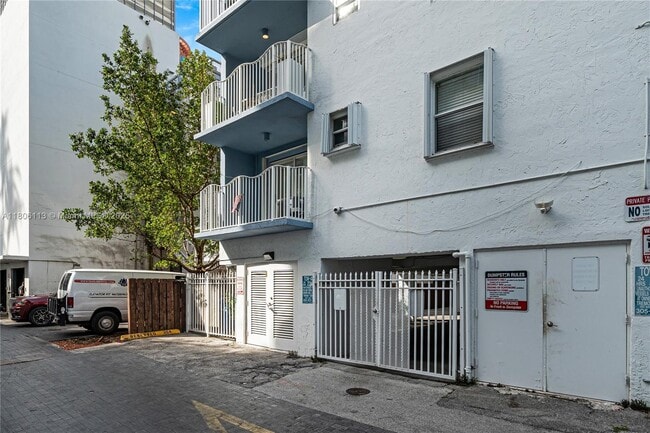Building Photo - 61 Collins Ave