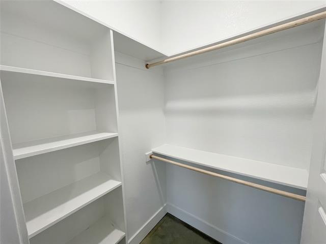 Building Photo - 1213 Oak Dr