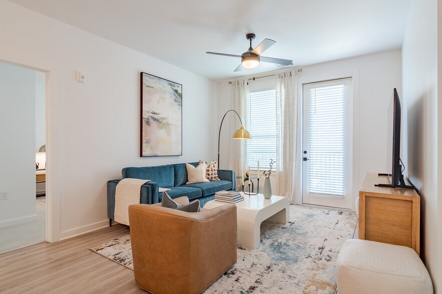 Primary Photo - BRYKS Upper Westside