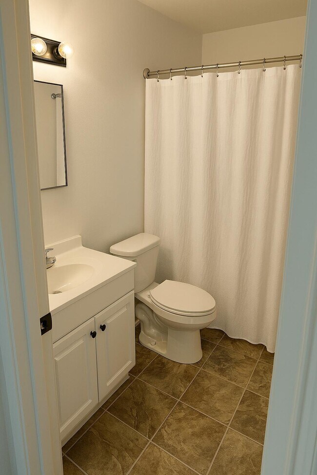 Building Photo - 2621 Rochester Rd