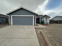 Building Photo - Fully Furnished Home for rent in Fernley, ...