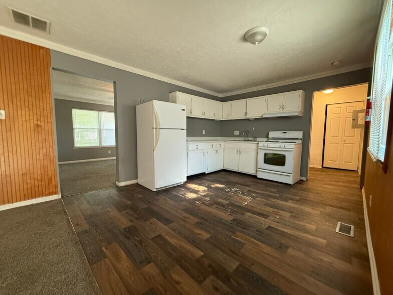 Building Photo - 1517 Sedlak Ct