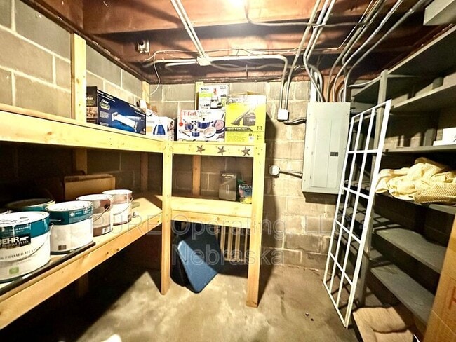 Building Photo - 5120 Franklin St