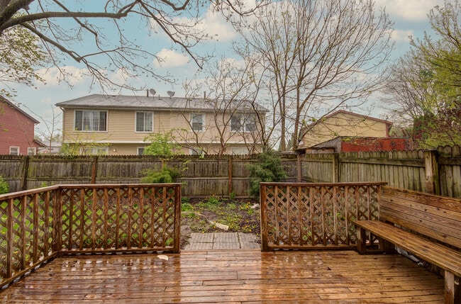 Building Photo - 304 Walnut Cir