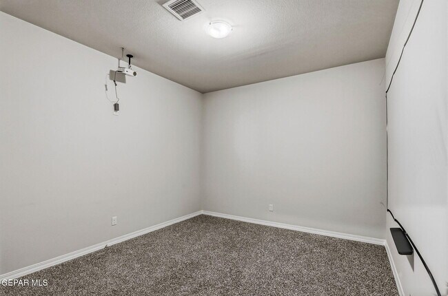 Building Photo - 7509 Enchanted Pk Dr