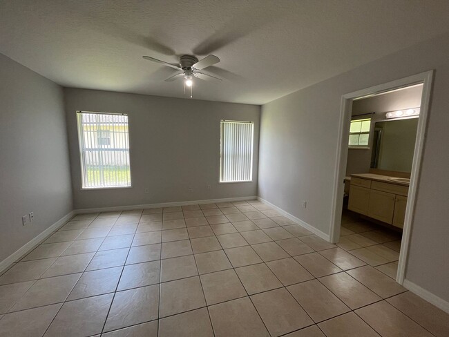 Building Photo - 133 Plainview Dr