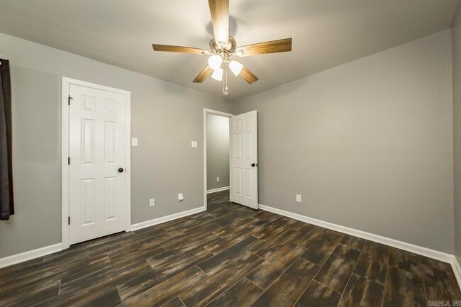 Building Photo - 31 Newcastle Dr