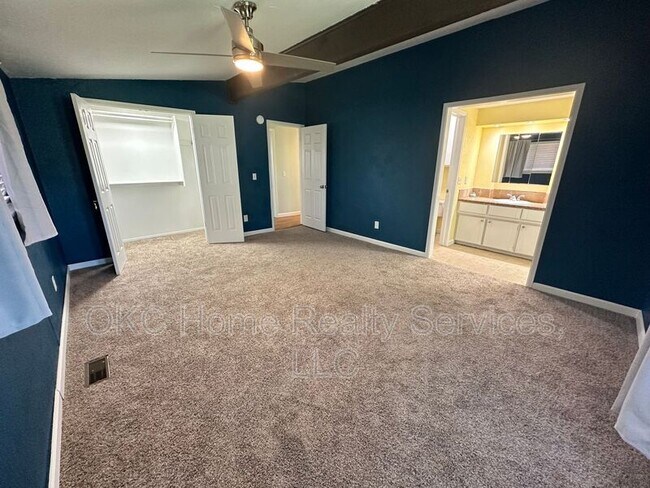 Building Photo - 11004 NW 115th St