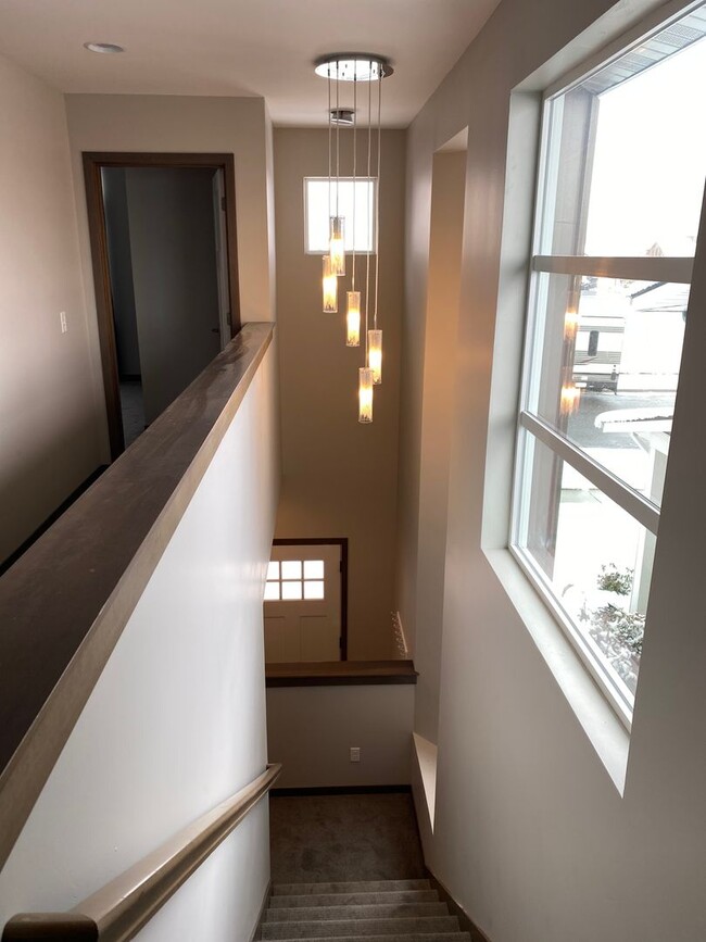 Building Photo - 1078 Oak Park Dr