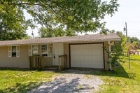 Building Photo - 400-402 Meadow Lane
