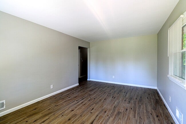 Building Photo - 3 Bedroom; 1 Bath; Ranch Home