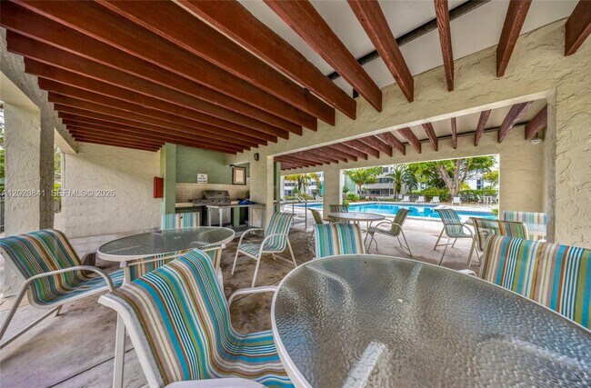 Building Photo - 6075 N Sabal Palm Blvd