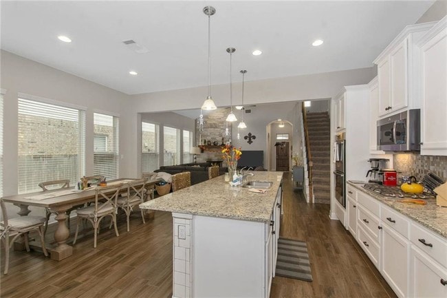 Building Photo - 744 Bonnet Blvd