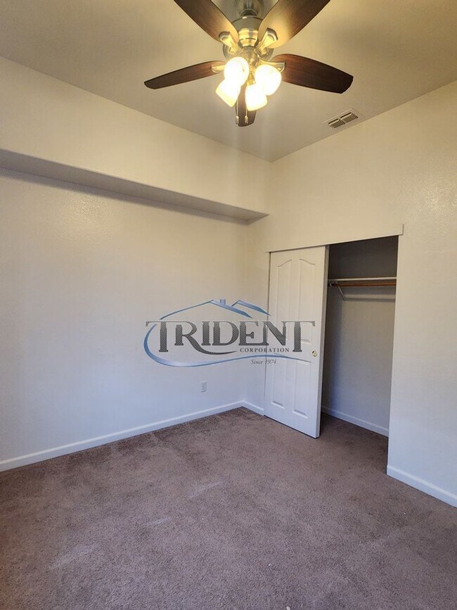 Building Photo - 3 bedroom 2 bath near schools and parks