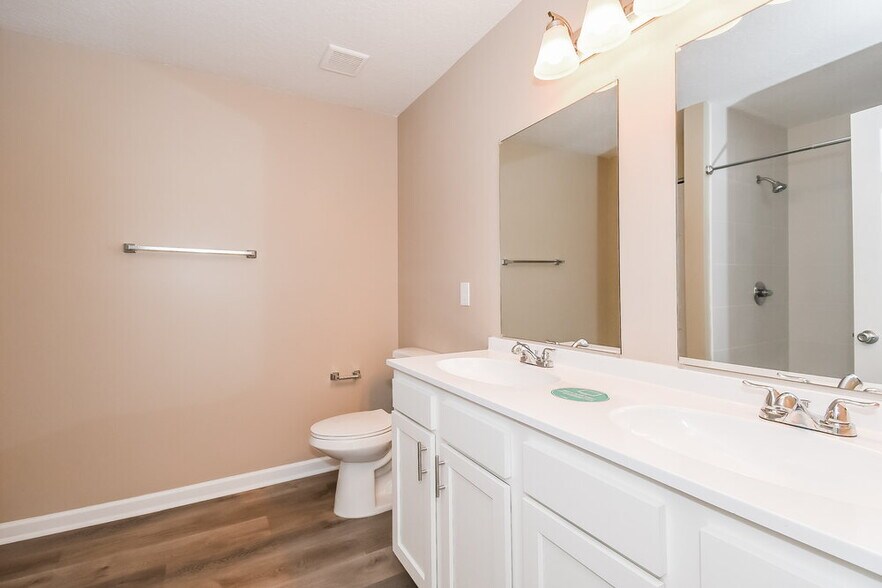 Building Photo - 6248 Ironside Dr N