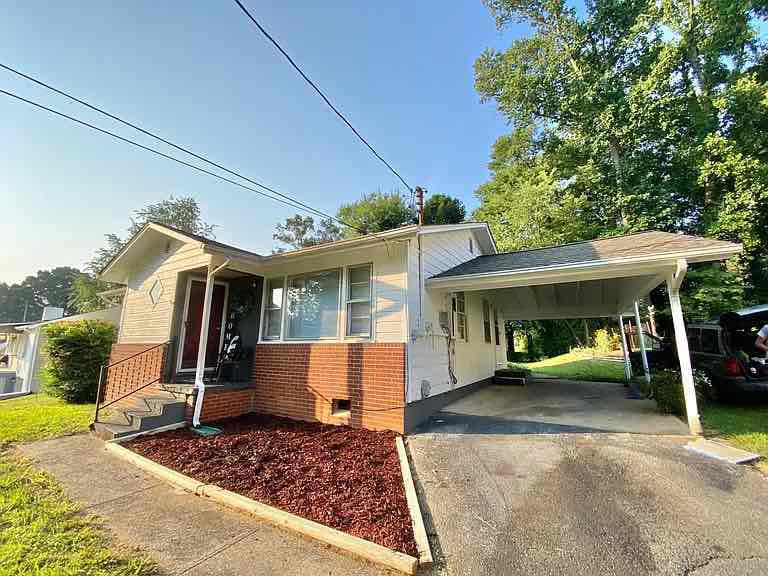 Building Photo - 143 Shenandoah Dr