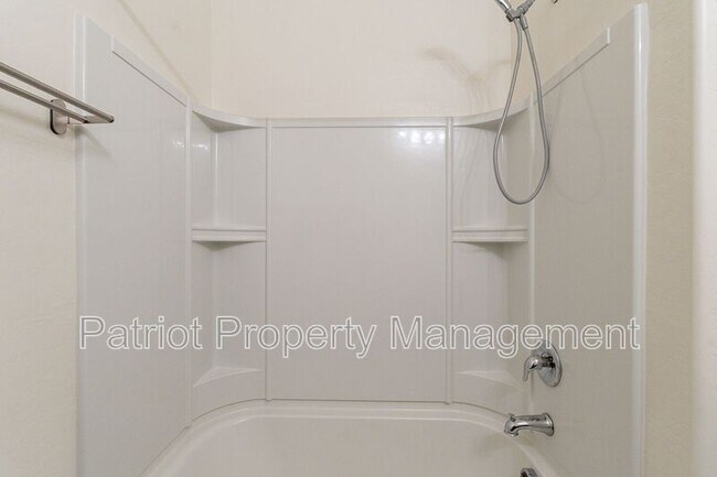 Building Photo - 8816 S 41st Dr
