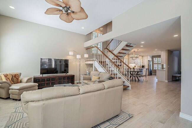 Building Photo - 10527 E Fanfol Ln