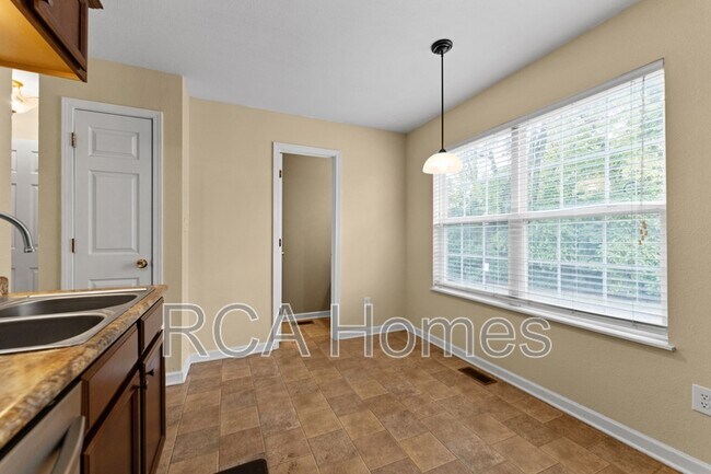 Building Photo - 3212 River Villa Way