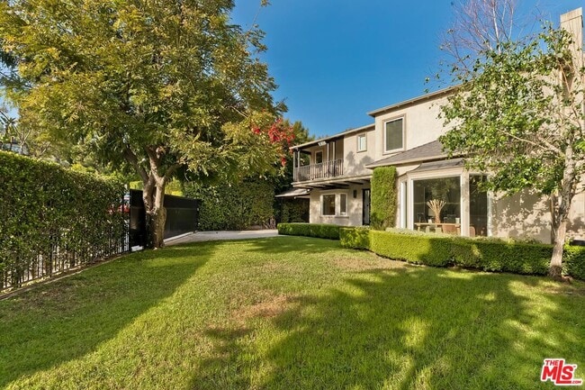 Building Photo - 1154 N Wetherly Dr