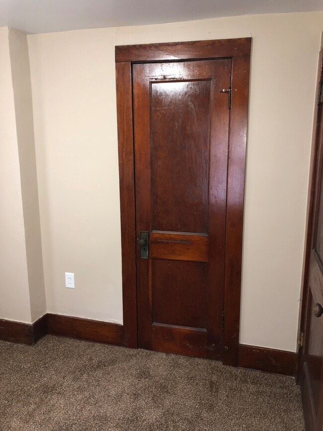 Building Photo - 3406 Robinwood Dr