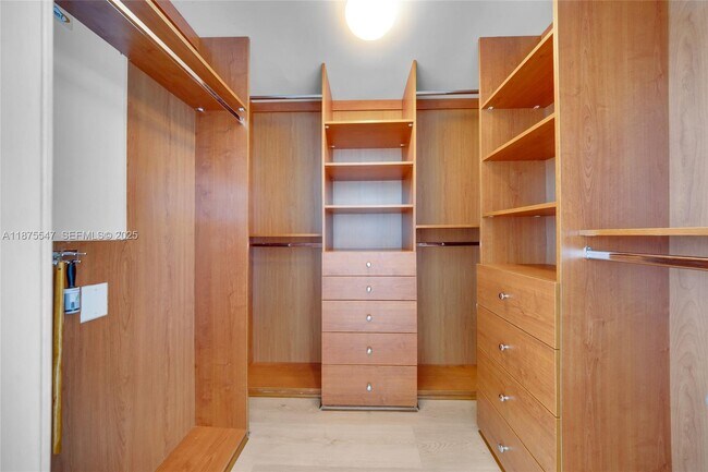 Building Photo - 1800 S Ocean Dr