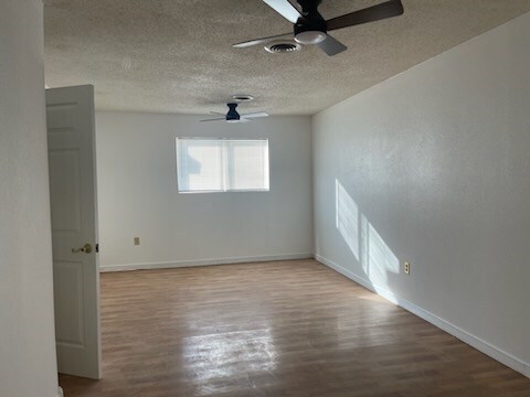 Building Photo - 1505 Lyndale Dr