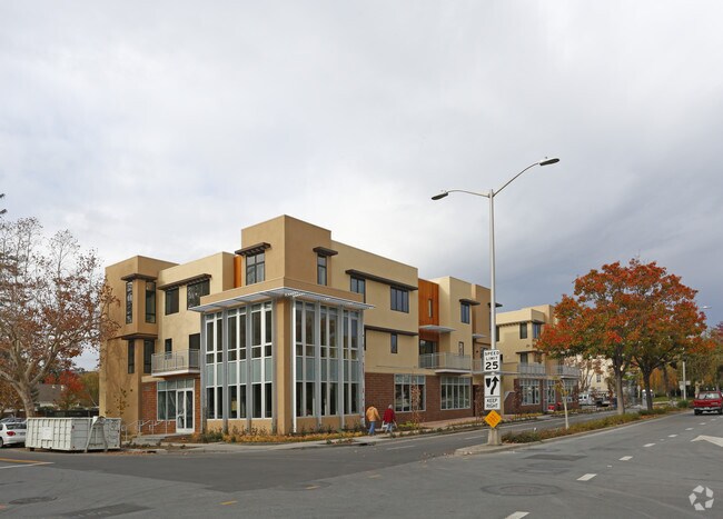 Building Photo - Birch Plaza