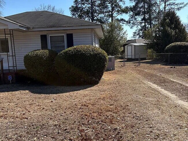 Building Photo - 2534 Cole Dr