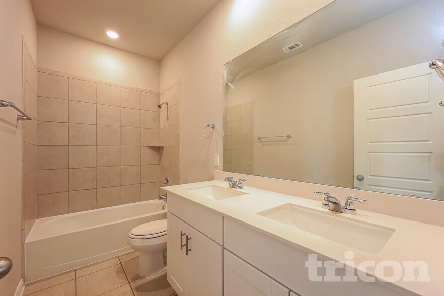 Building Photo - 5814 Nyla Wy