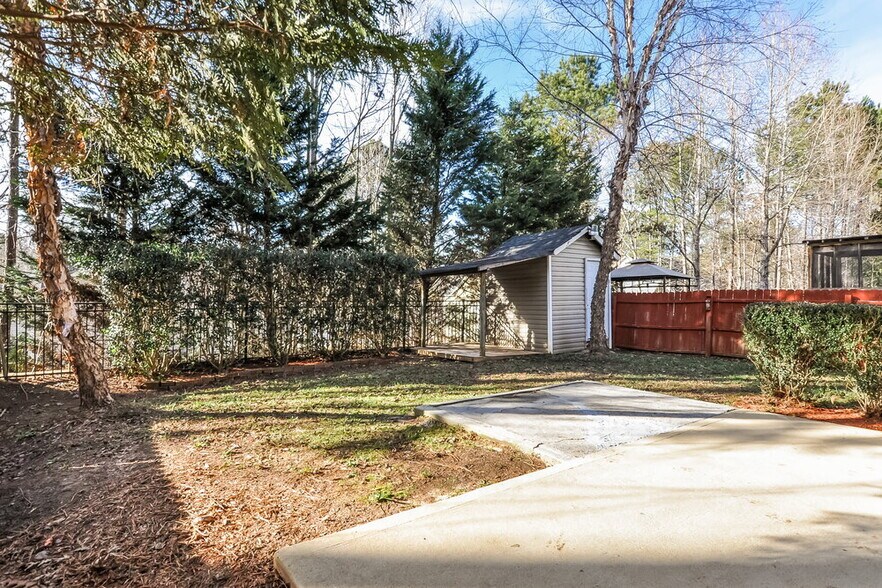 Building Photo - 21 Valleyfield Dr