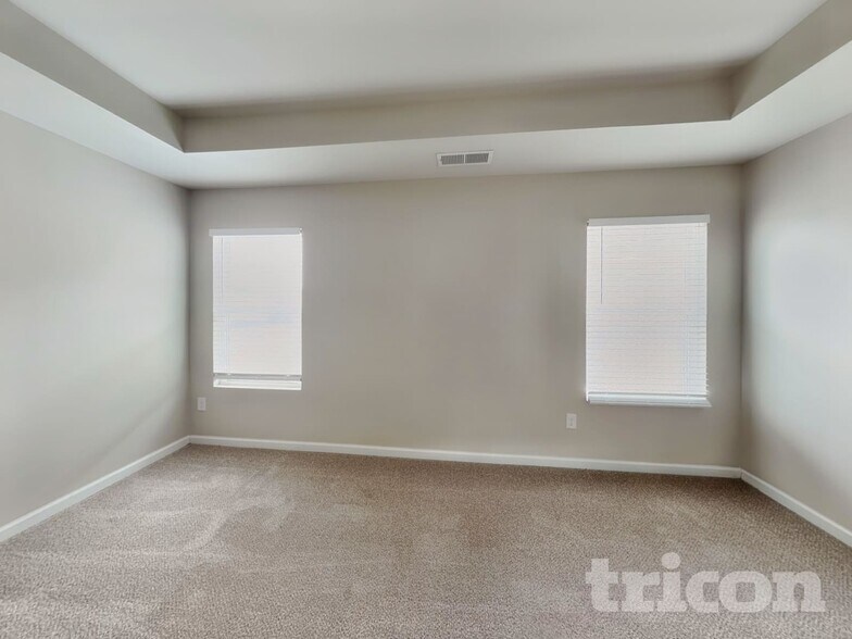 Building Photo - 656 Armitage Way