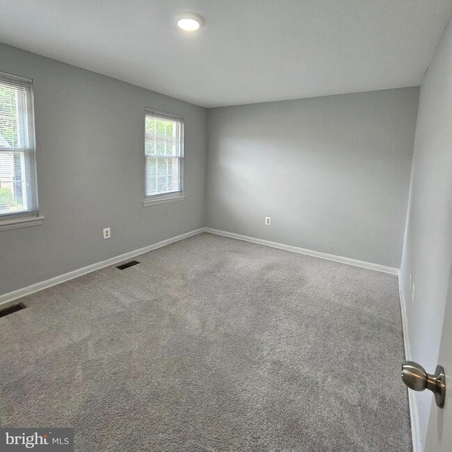 Building Photo - 9657 Lindenbrook St